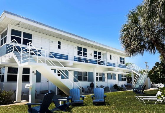 810 S Surf Rd, Hollywood FL 33019