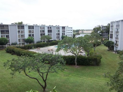 8620 N Sherman Cir # 408, Miramar FL 33025