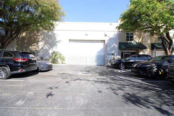 8217 NW 30th Ter, Doral FL 33122