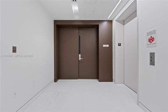 300 Biscayne Blvd Way # 3201, Miami FL 33130