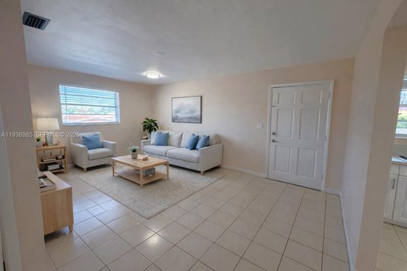 50 W 31st St # 203, Hialeah FL 33012