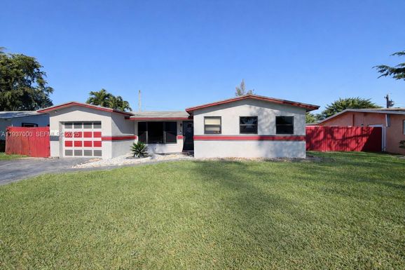 4841 NW 19th St, Lauderhill FL 33313