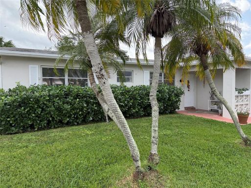 6690 NW 12th St, Margate FL 33063