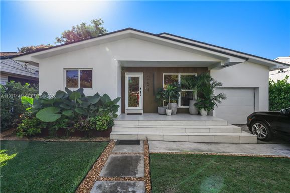 254 NW 43rd St, Miami FL 33127