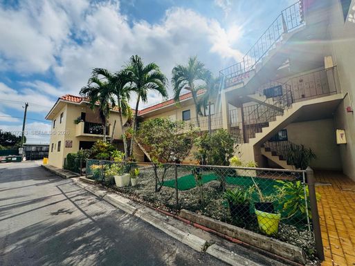 201 NW 47th Ave # 3, Miami FL 33126