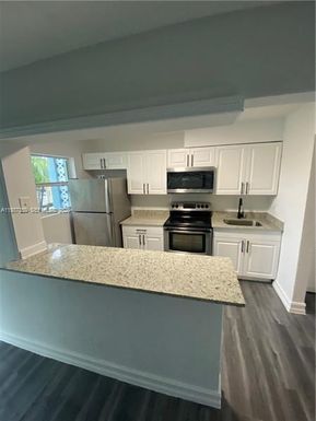 1601 S 57th Ave # 4, Hollywood FL 33023