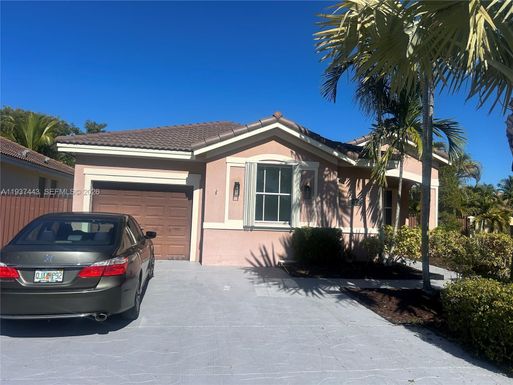 7729 NW 194th Ter, Hialeah FL 33015