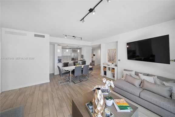 999 SW 1st Ave # 1617, Miami FL 33130