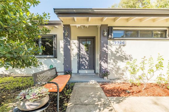 7720 SW 59th Ct, South Miami FL 33143