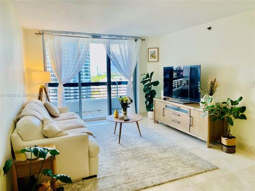 3600 Mystic Pointe Dr # 1710, Aventura FL 33180