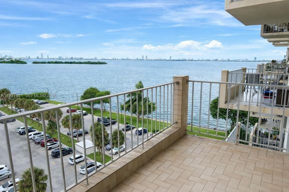 880 NE 69th St # 8M, Miami FL 33138