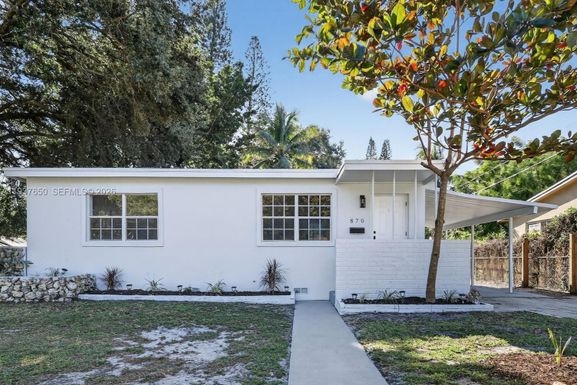 870 NE 144th St, North Miami FL 33161