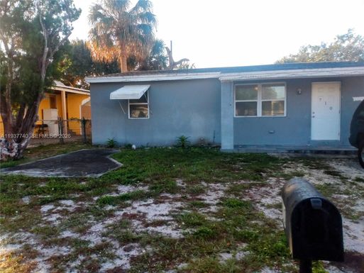 710 52nd St, West Palm Beach FL 33407