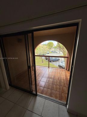 10241 NW 9th St Cir # 5, Miami FL 33172