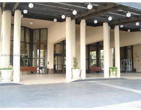 10185 Collins Ave, Bal Harbour FL 33154