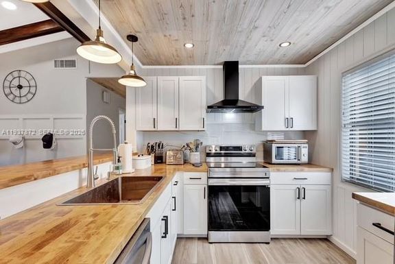 83 N Ironwood Way N, Palm Beach Gardens FL 33418