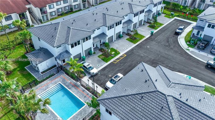 5125 SW 37th St, Pembroke Park FL 33023