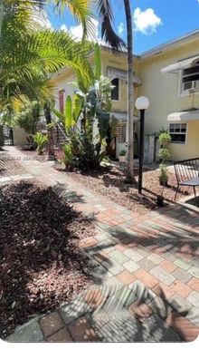 1857 Buchanan St # 8, Hollywood FL 33020
