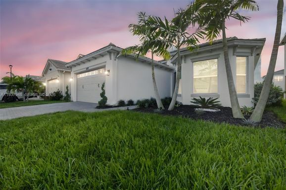5413 Pecan Dr, Loxahatchee FL 33470