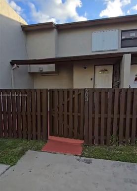 10302 NW 9th St Cir # 203, Miami FL 33172
