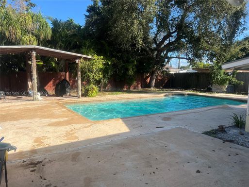 9755 SW 165th Ter, Miami FL 33157