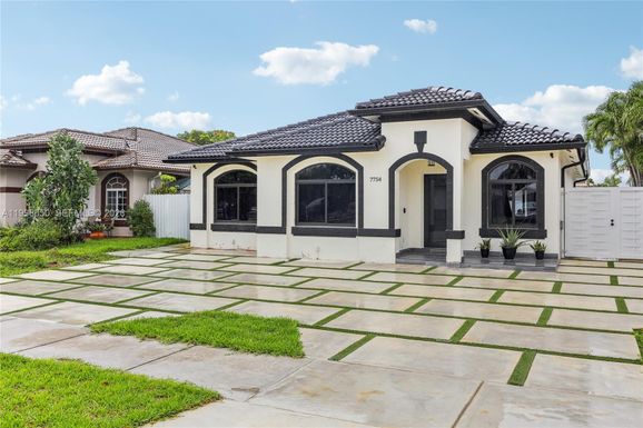 7754 NW 201st Ter, Hialeah FL 33015