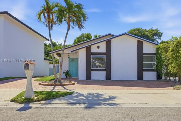 12002 SW 210th St, Miami FL 33177