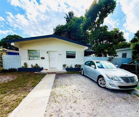 546 E 39th St, Hialeah FL 33013