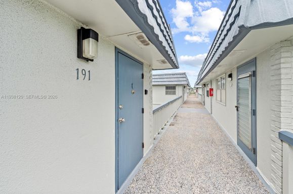 191 Tuscany C # 191, Delray Beach FL 33446