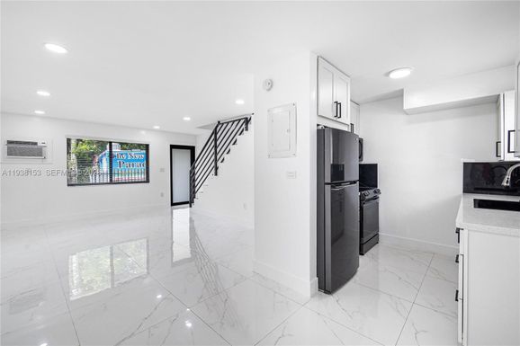 131 NE 77th St # 5, Miami FL 33138