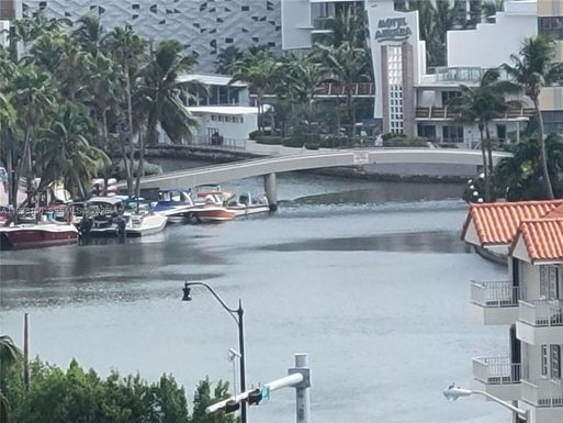 2899 Collins # 1114, Miami Beach FL 33140