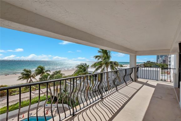 5415 Collins Ave # 506, Miami Beach FL 33140