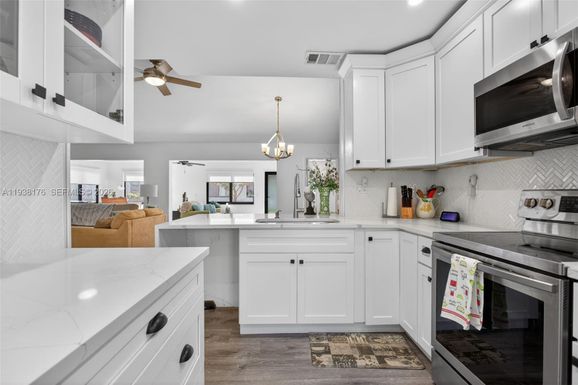 2104 SW 17th Cir, Deerfield Beach FL 33442