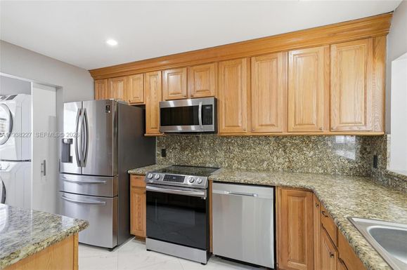 1401 NW 97th Ter # 315, Pembroke Pines FL 33024