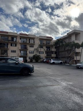995 SW 84th Ave # 304, Miami FL 33144