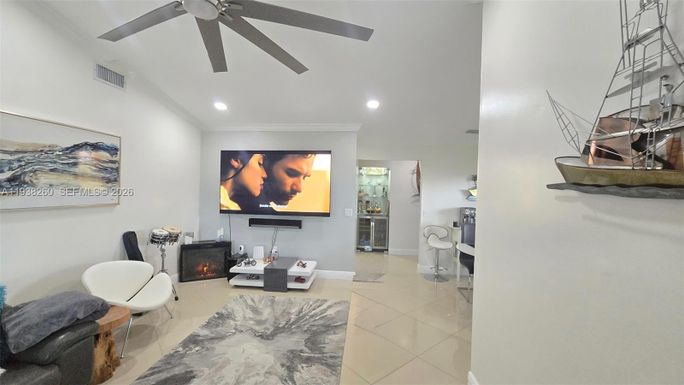 9600 NW 15th Ct, Pembroke Pines FL 33024