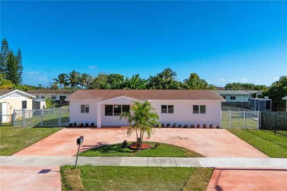 22503 SW 113th Pl, Miami FL 33170