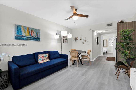 740 Meridian Ave # 25, Miami Beach FL 33139