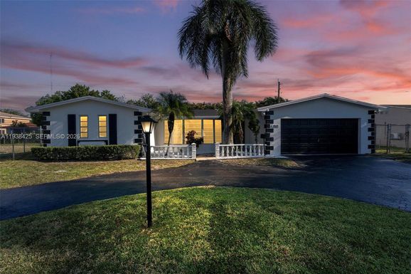 860 NW 207th St # 0, Miami Gardens FL 33169