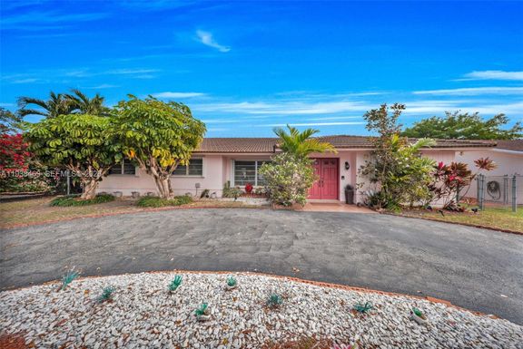 521 SW 99th Ave, Miami FL 33174