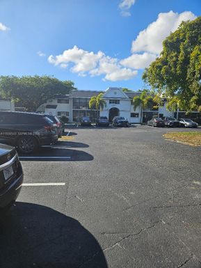 18755 NW 62nd Ave # 101, Hialeah FL 33015