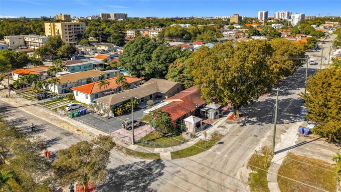 3601 SW 7th St, Miami FL 33135