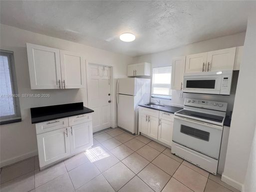 5600 NW 15th St # 7, Lauderhill FL 33313