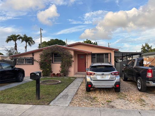 17 E 50th Pl, Hialeah FL 33013