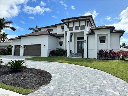 654 Bamboo Ct, Marco Island FL 34145