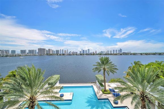 17111 Biscayne Blvd # 411, North Miami Beach FL 33160