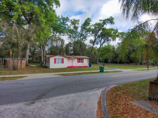 1135 Voorhis Avenue, Deland FL 32724
