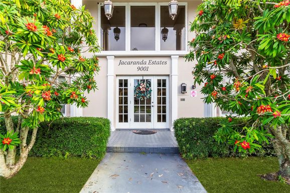 9001 Jacaranda # 105, Plantation FL 33324