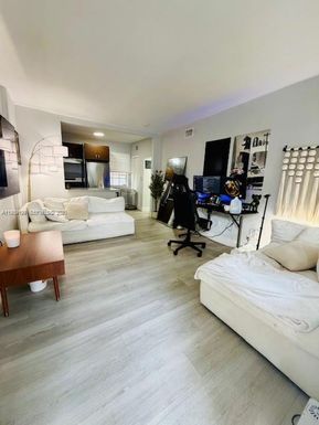 541 NE 62nd St # 2, Miami FL 33138