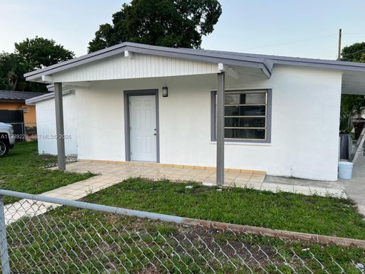 650 SE 1st Pl, Hialeah FL 33010